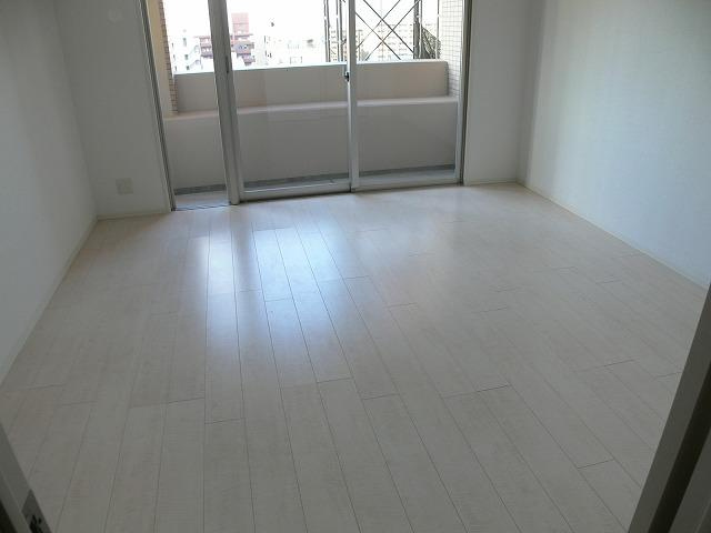 ディー・ウイングタワーの居間・リビング|ディー・ウイングタワー（２LDK）リビング