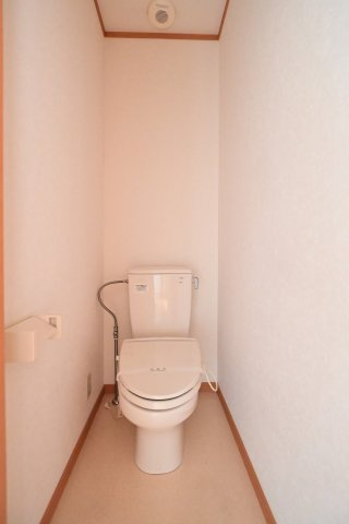 【トイレ】 | ハイム幸A | ゆったりとした空間のトイレです