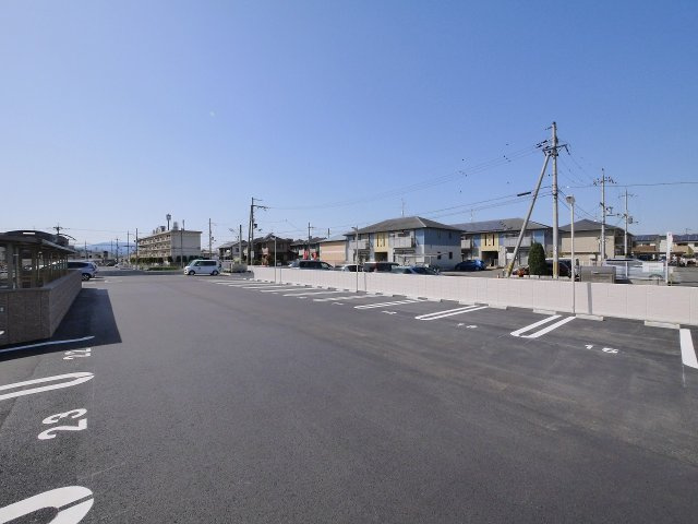 コーポ大安寺Ⅱの駐車場|駐車場に車を止められます