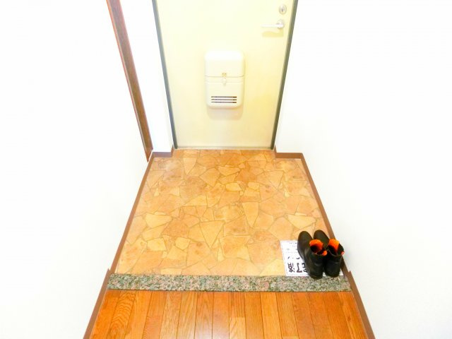 プロスベール北野田の玄関