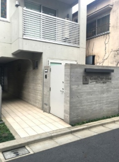【エントランス】
