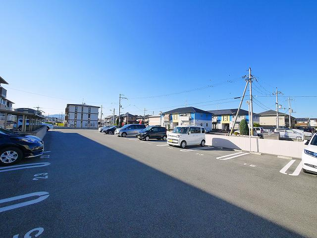 コーポ大安寺Ⅱの駐車場|カースペースがあります