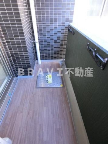 プレサンス谷町七丁目Ⅱ　BRAVI不動産のバルコニー|【プレサンス谷町七丁目Ⅱ】陽当たり良好なバルコニーです