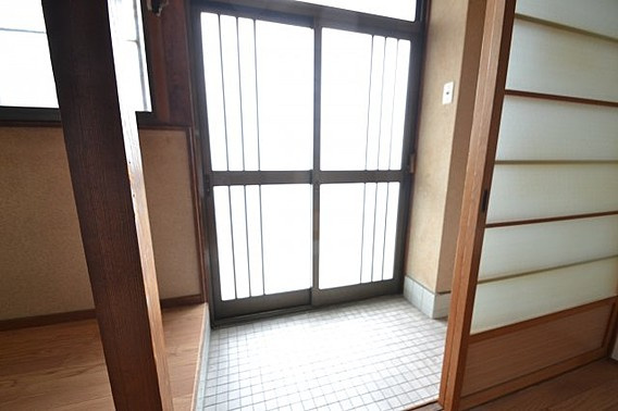 高匠マンションの玄関