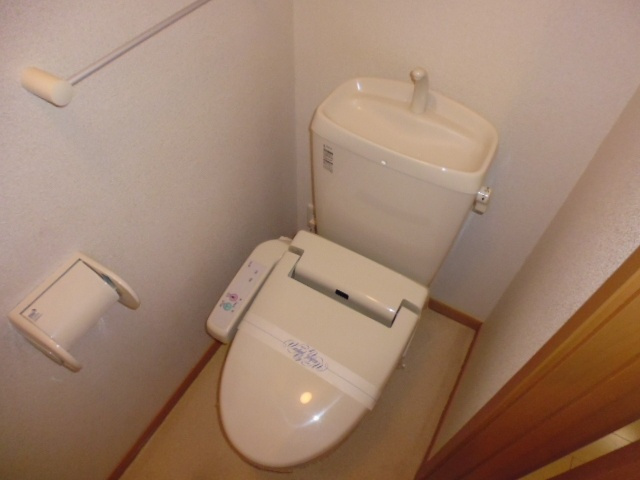 倉敷市中畝２丁目のアパートのトイレ|シャワー付きトイレ