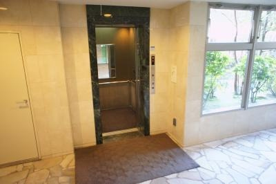 【ロビー】 | エンゼルハイム大濠 | ゆとりのあるロビーです