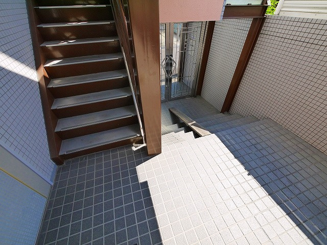 シティパレス奈良町Ｐ２のその他共用部分|共用階段です