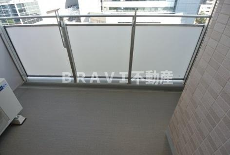 ザ・パークハビオ天満橋　BRAVI不動産のバルコニー|【ザ・パークハビオ天満橋】開放的で明るい空間を演出してくれるバルコニーです
