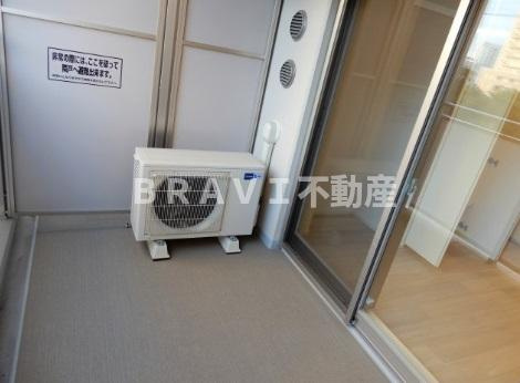 ザ・パークハビオ天満橋　BRAVI不動産のバルコニー|【ザ・パークハビオ天満橋】開放的で明るい空間を演出してくれるバルコニーです