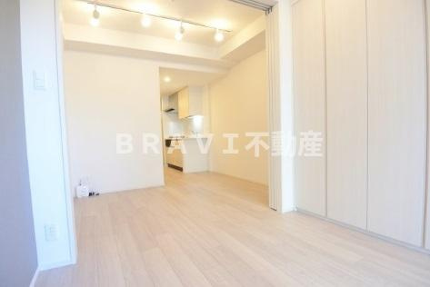 ザ・パークハビオ天満橋　BRAVI不動産の居間・リビング|【ザ・パークハビオ天満橋】使いやすいリビングです