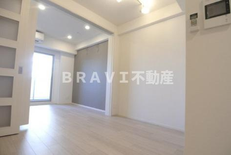 ザ・パークハビオ天満橋　BRAVI不動産の居間・リビング|【ザ・パークハビオ天満橋】ゆったりとした居間です