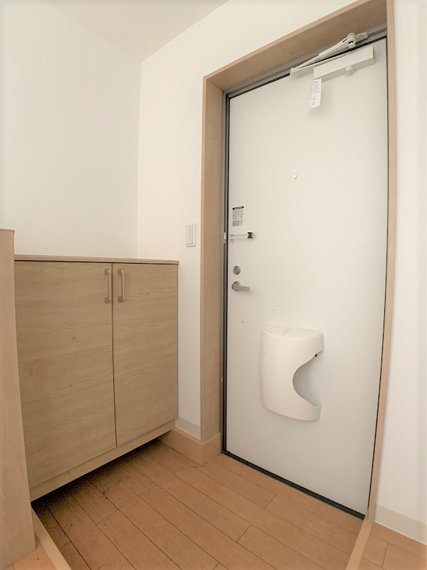 シャインアーチBの玄関