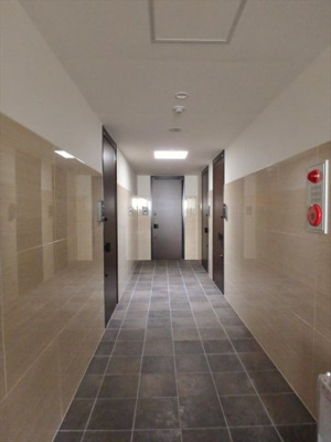 【その他共用部分】 | チッタカーザビアンカⅢ | 室内廊下