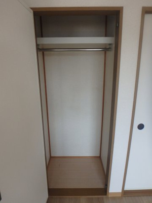 【収納】 | フォンティーヌＢ | 西中新田　フォンテーヌB　2LDK　南洋室収納