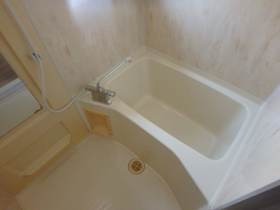 【浴室】 | フォンティーヌＢ | 西中新田　フォンテーヌB　2LDK　風呂