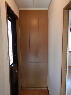 【玄関】 | フォンティーヌＢ | 西中新田　フォンテーヌB　2LDK　玄関