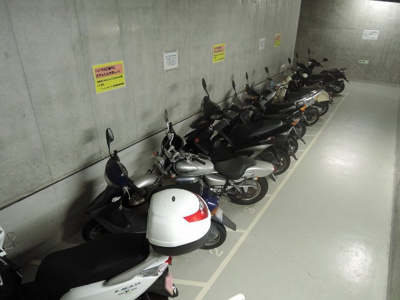 【その他共用部分】 | ファミールガーデン横浜・屏風浦 | バイク置場