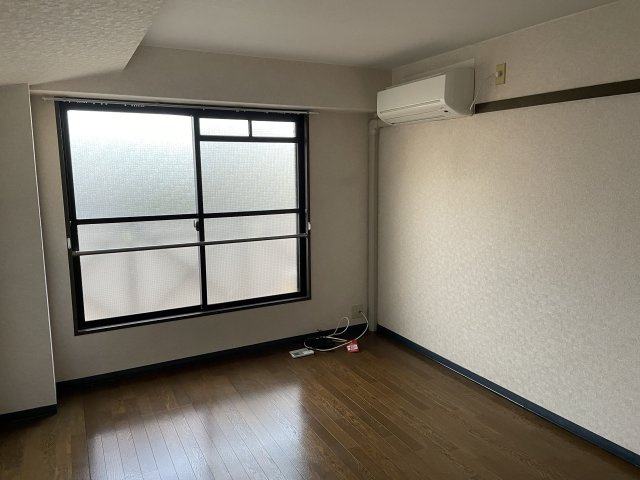 リンダプラヤ甲子園の居間・リビング|入居中のため、別のお部屋の写真です。