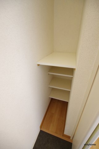 レオン天神橋　仲介手数料無料の収納