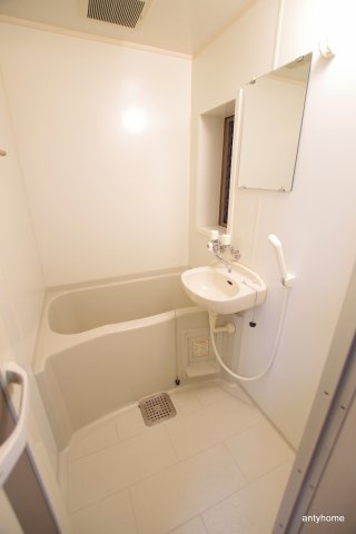 レオン天神橋　仲介手数料無料の浴室