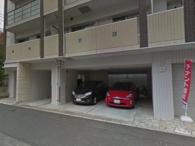 ヴィスキオ高宮の駐車場