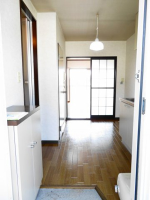 【玄関】 | メゾンラフォーレＡ