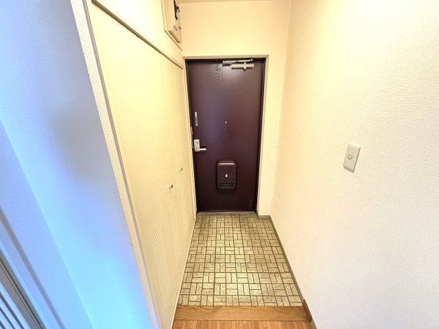 メゾンクレストの玄関
