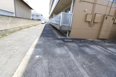 【駐車場】 | ロイヤルハイツ杉田