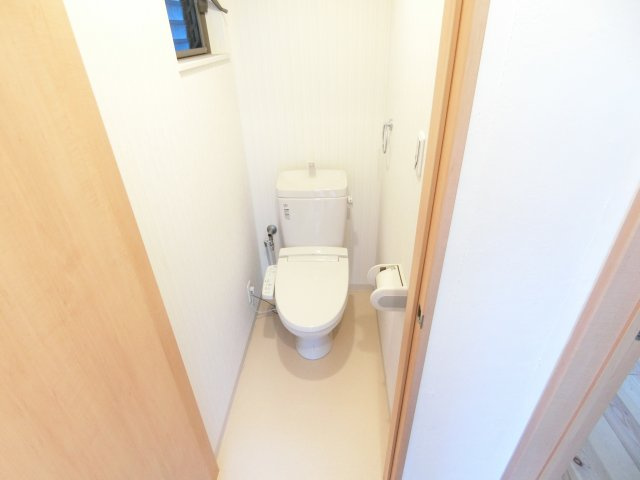 金剛戸建のトイレ