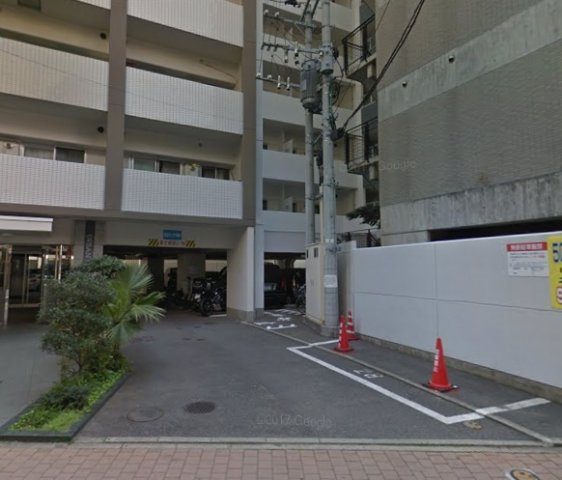 アーバンローズ薬院の駐車場
