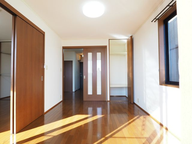 【その他】 | ローレルハイツⅣ | 東側洋室収納
