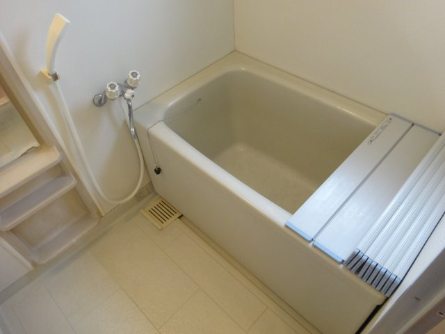 ファミーユ宝塚（山本中）の浴室