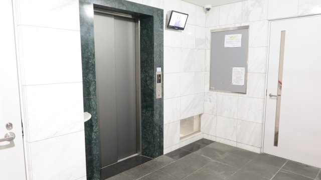 プラチナム北堀江のエントランス
