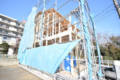 【外観】 | MLH湘南台１棟 | ３月に上棟しました☆建築中を見ててお分かり頂けると思います☆陽当たりサンサンです☆