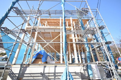 【外観】 | MLH湘南台１棟 | ３月に上棟しました☆建築中を見ててお分かり頂けると思います☆陽当たりサンサンです☆