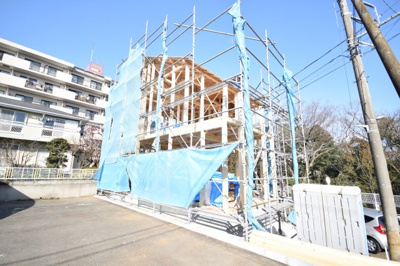 【外観】 | MLH湘南台１棟 | ３月に上棟しました☆建築中を見ててお分かり頂けると思います☆陽当たりサンサンです☆