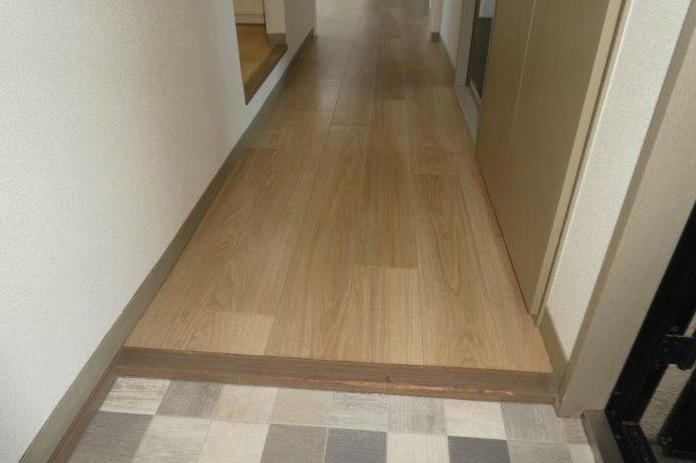 シェスタ白石の玄関