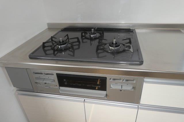 シェスタ白石のキッチン|3口ガスコンロ