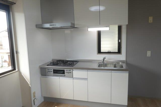 シェスタ白石のキッチン|３口ガスコンロ付システムキッチン