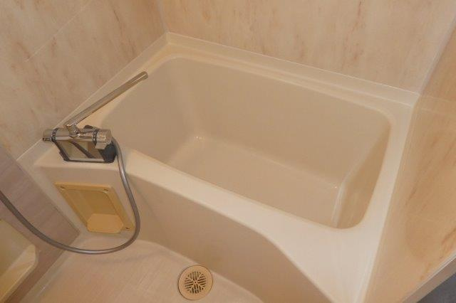 シェスタ白石の浴室