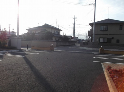 【駐車場】 | イエロー アイリス　Ｂ
