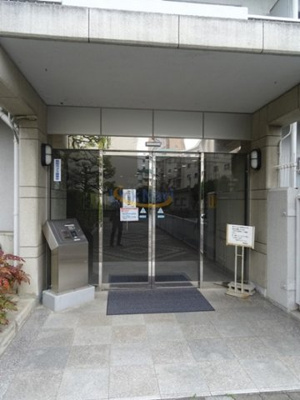 【エントランス】 | 中津グランドハイツ | 管理人さんがいていつも綺麗な共用部！
