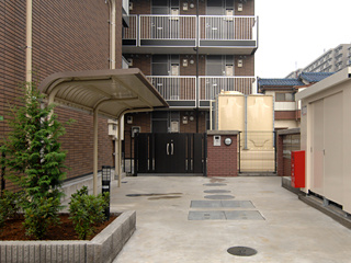 【エントランス】 | グリーン　サカエ | オートロックゲート完備