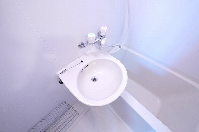 ナカタニマンションの洗面所|ゆったりとスペースのある洗面所