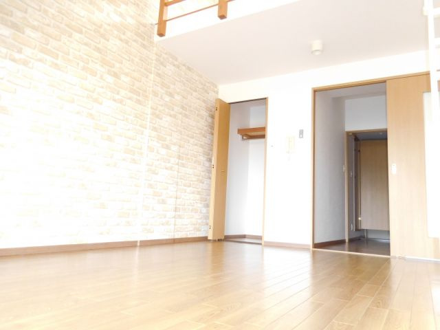 【居間・リビング】 | クレアトール | 同マンション別部屋