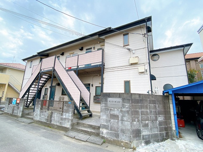 【外観】 | サンコーポスゲ | 南武線「稲田堤」駅まで徒歩5分！京王相模原線「京王稲田堤」駅までも徒歩9分！2駅2沿線利用可能で、通勤通学・お買物にも便利な立地の2階建てアパートです☆