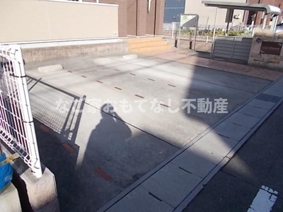 【駐車場】 | ニューグレイス | 敷地内駐車場で便利です。