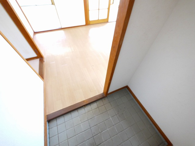 仲嶌マンションの玄関|ゆったりとした玄関です