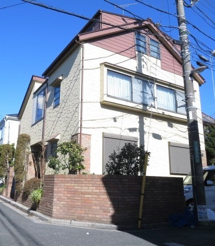 大泉町２丁目貸家