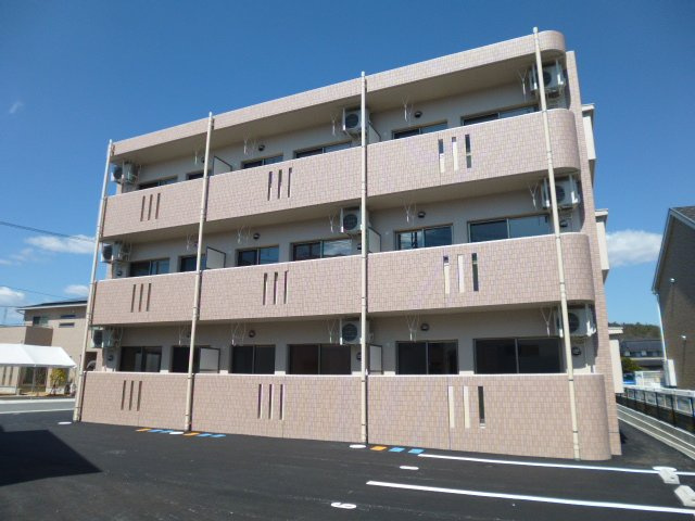 総社市門田の賃貸マンションの外観